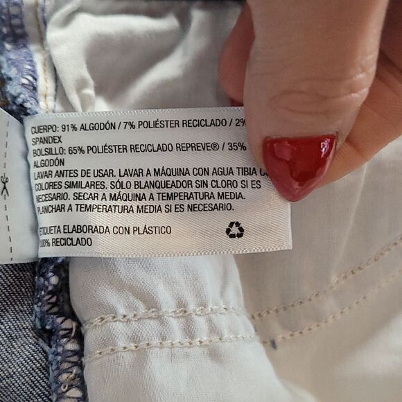 High Waisted Distressed Ripped Blue Jeans Universal Thread Size 2/26 - Picture 8 of 10